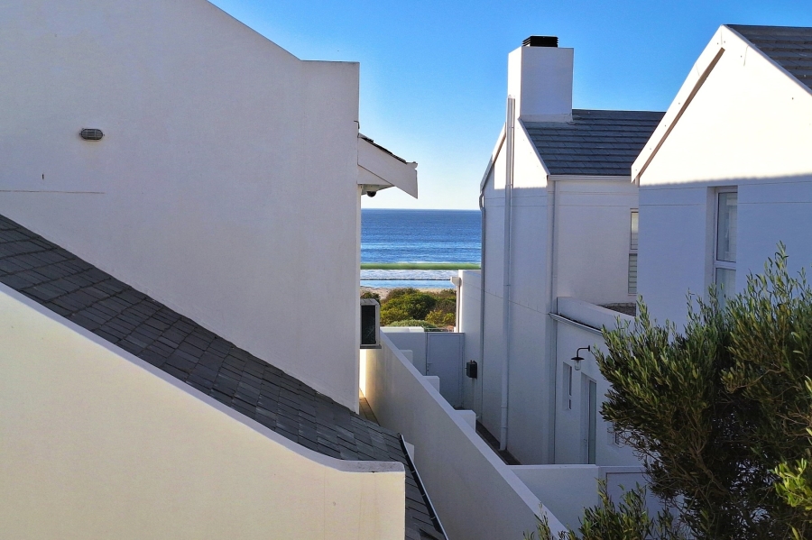5 Bedroom Property for Sale in Golden Mile Western Cape